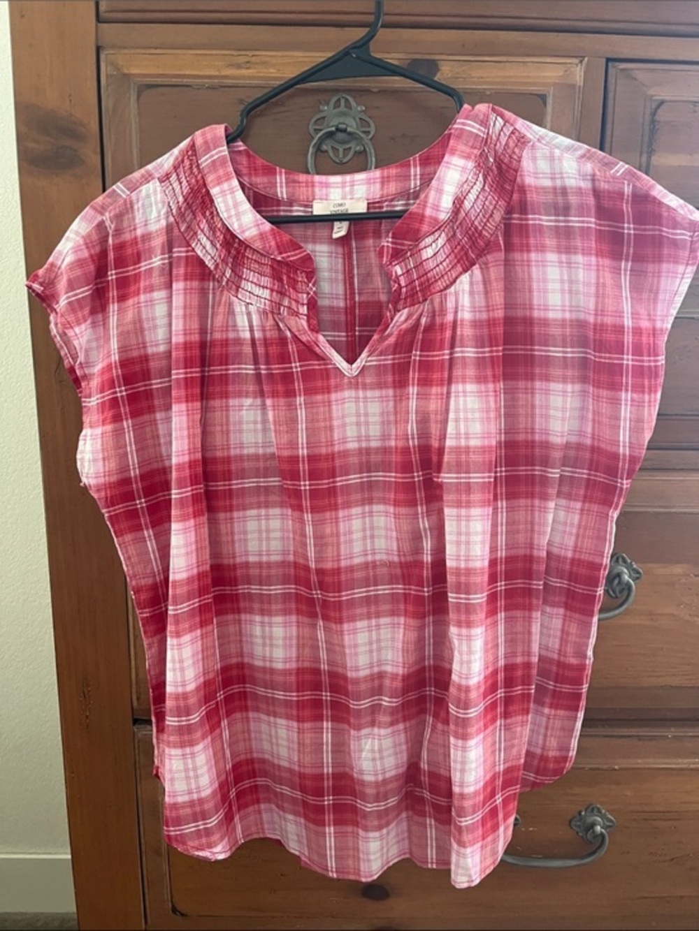 White & Pink Plaid Cap Sleeve Split V-Neck Blouse EUC